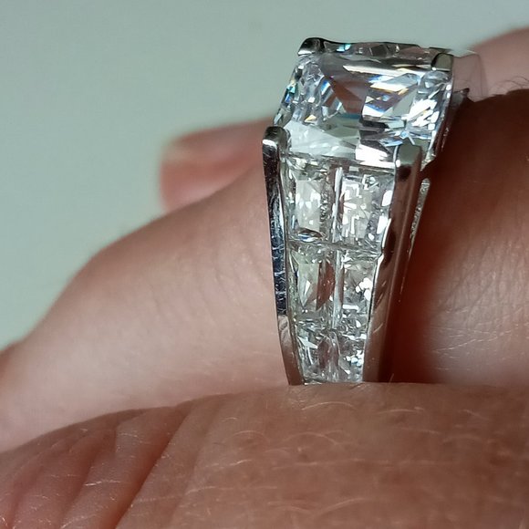 Sterling Silver CZ Cubic Zirconia Ring - Picture 10 of 11